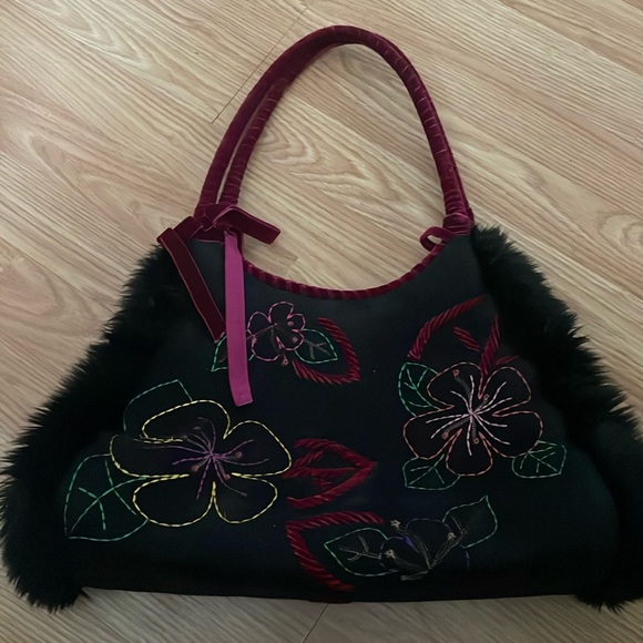 Embroidered purse - Picture 1 of 5